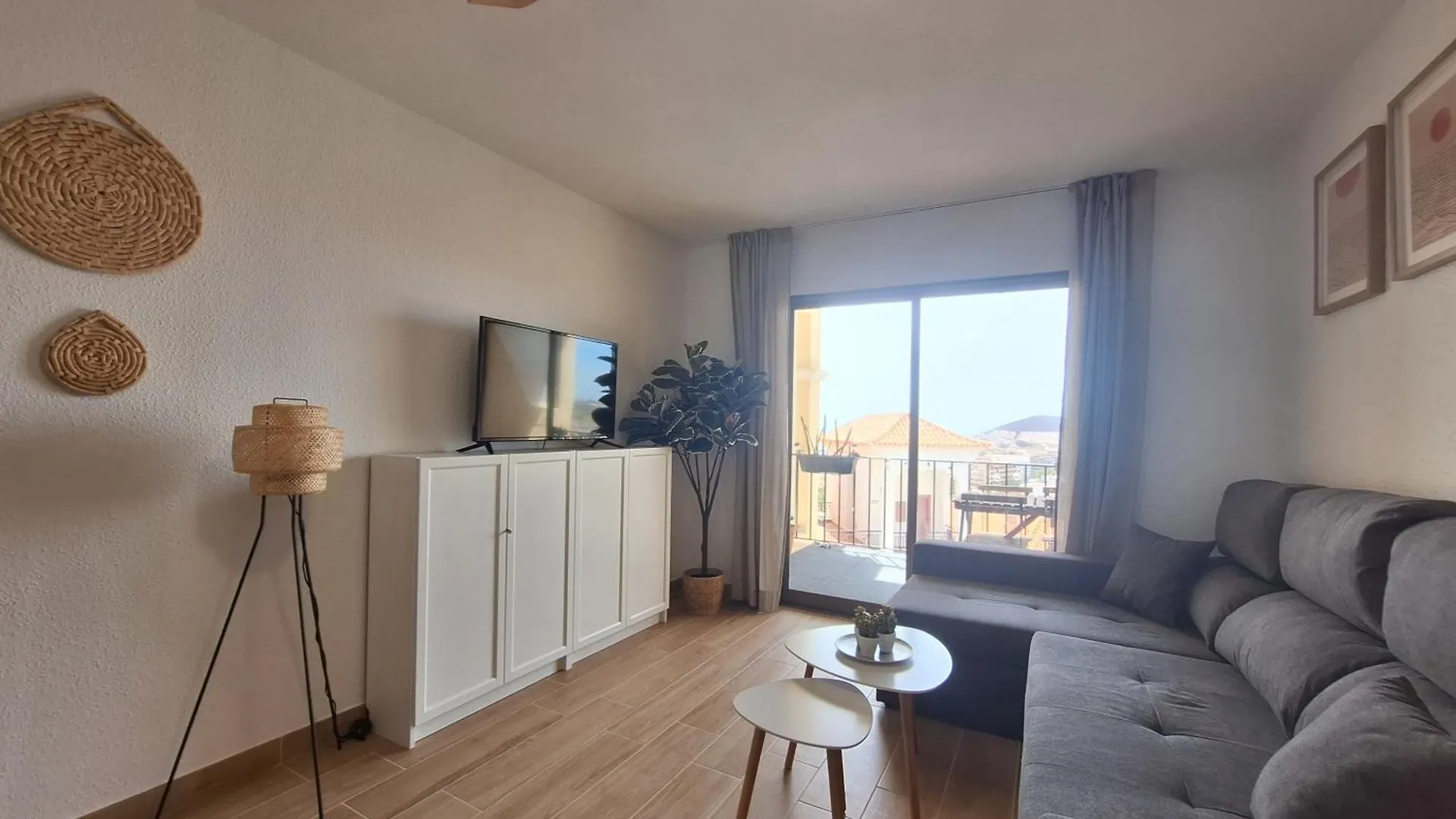 Апартаменты Castle Harbour Atico Duplex 3 Dormitorios 2 Banos Balcon Vista Mar Лос Кристианос